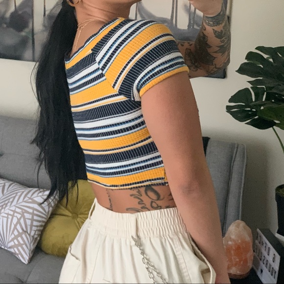 Colorblocking striped crop top 💛💙 - Picture 5 of 5